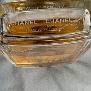 CHANEL 💯 authentic